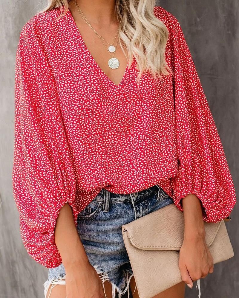 V-neck casual shirt with printed lantern sleeves