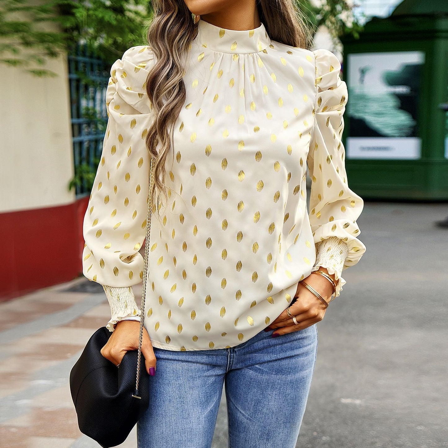 round neck long sleeved shirt