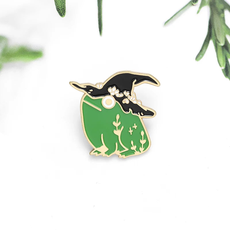 Green frog animal Enamel Pin hat magic badge Brooch Denim Jeans shirts bags Celebrated fashion Jewelry Gift for Friends Children